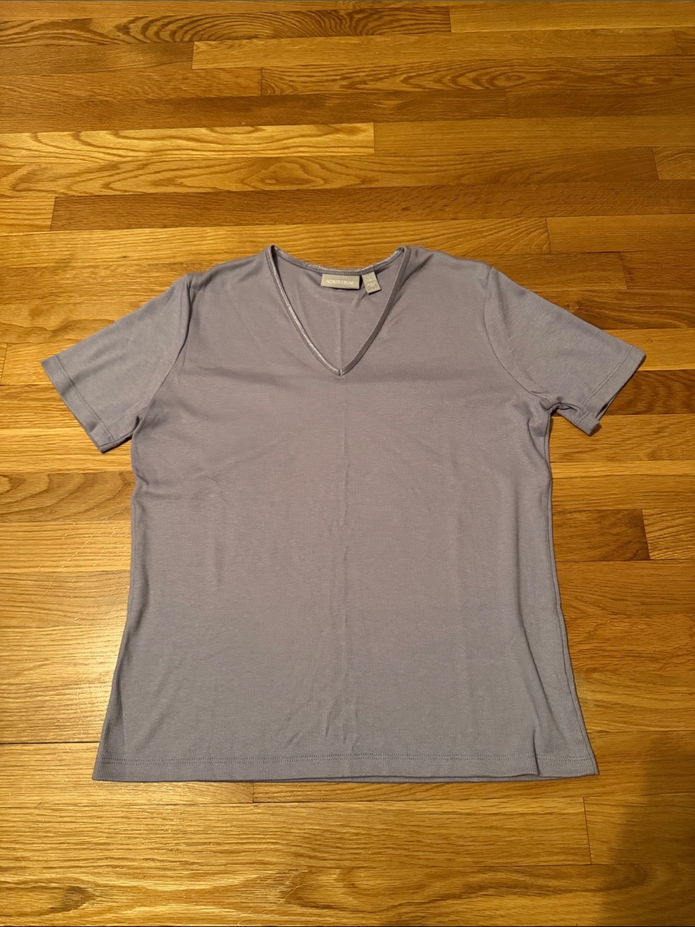 Nordstrom Lavender V-Neck Short Sleeve Tee